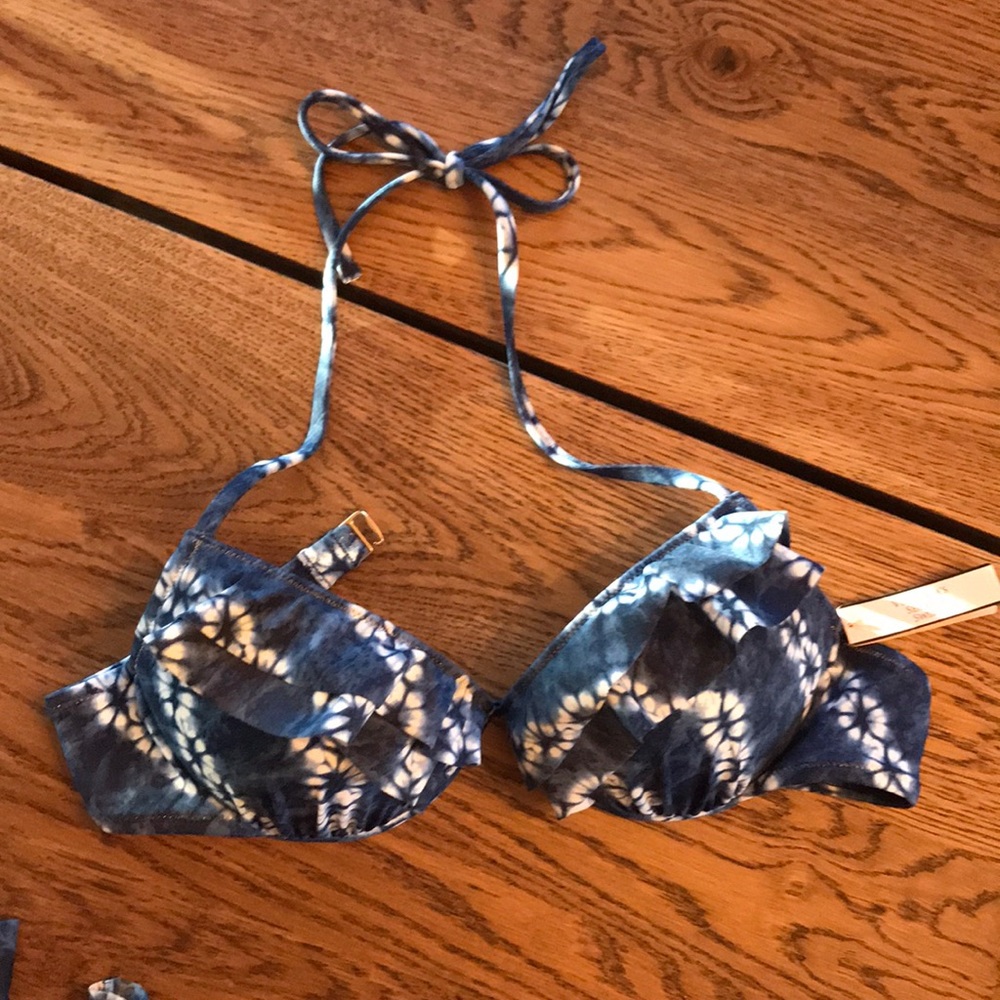 VS bikini top NWT